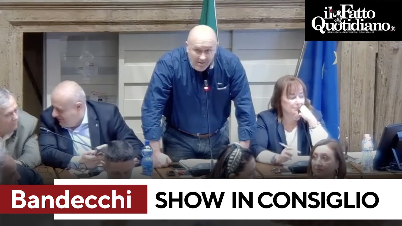 Bandecchi show in Consiglio comunale: 
