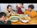 媳婦買了70元牛腩，用牛腩燉蘿蔔，孩子一口一口吃不停 | Stewed turnip with beef brisket, delicious, the child can't stop eating