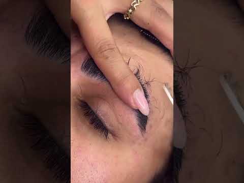 حرفه ای ترین اصلاح ابرو در شاهرود در سالن زیبایی زحل شاهرود اصلاح ابرو لیفت ابرو