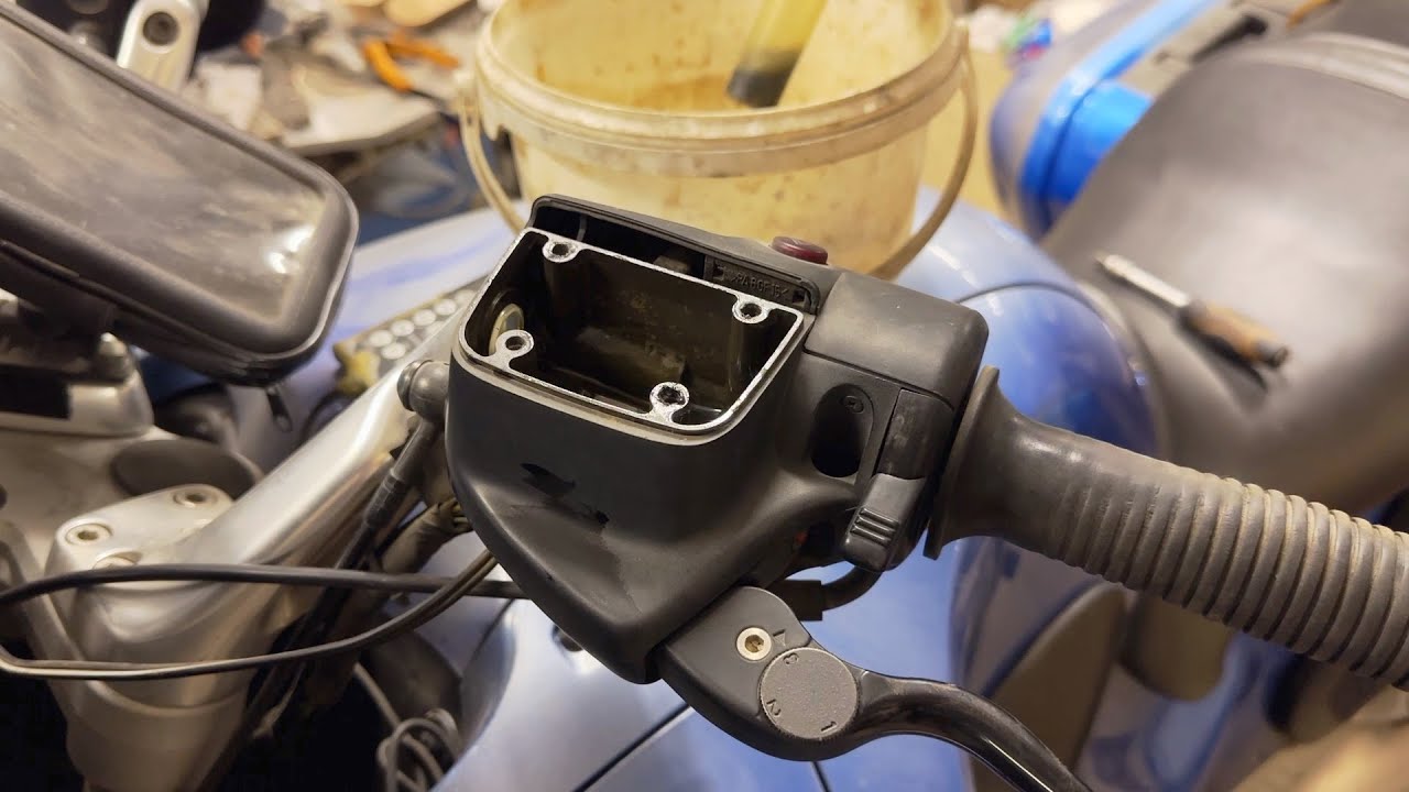 Как прокачать сцепление на BMW R 1150 RT/R/RS