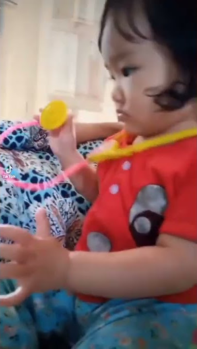 ibu dokter lagi meriksa seluruh tubuh nenek sampe mulut🤣anak pintar  dan lucu