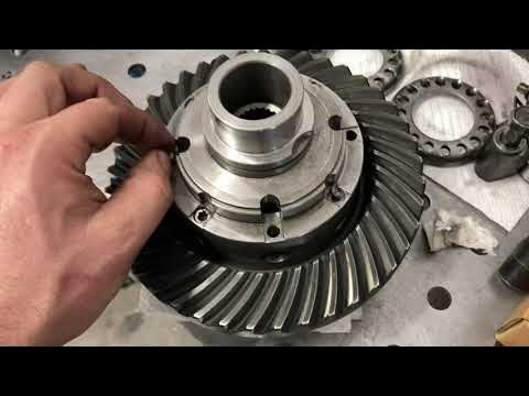TRE4x4 E Locker installation into Suzuki Samurai - YouTube