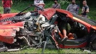 Mobil sport mclaren kecelakaan di tol jagorawi, 2 orang luka