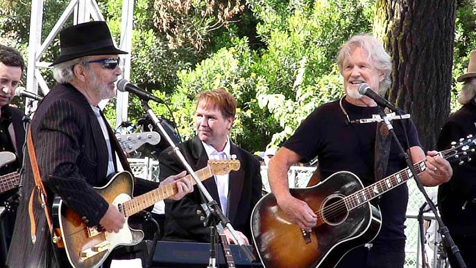 Okie from Muskogee" Merle Haggard and Kris Kristofferson, HSB 2011 - YouTube