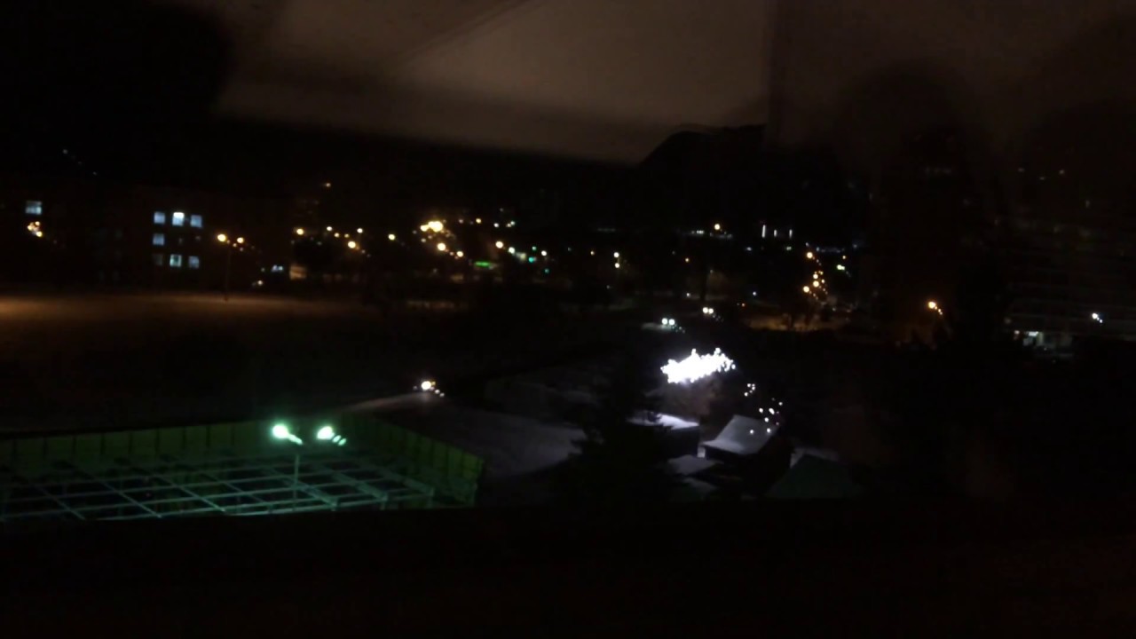 Высоковольтные провода искрят, Красноярск - YouTube