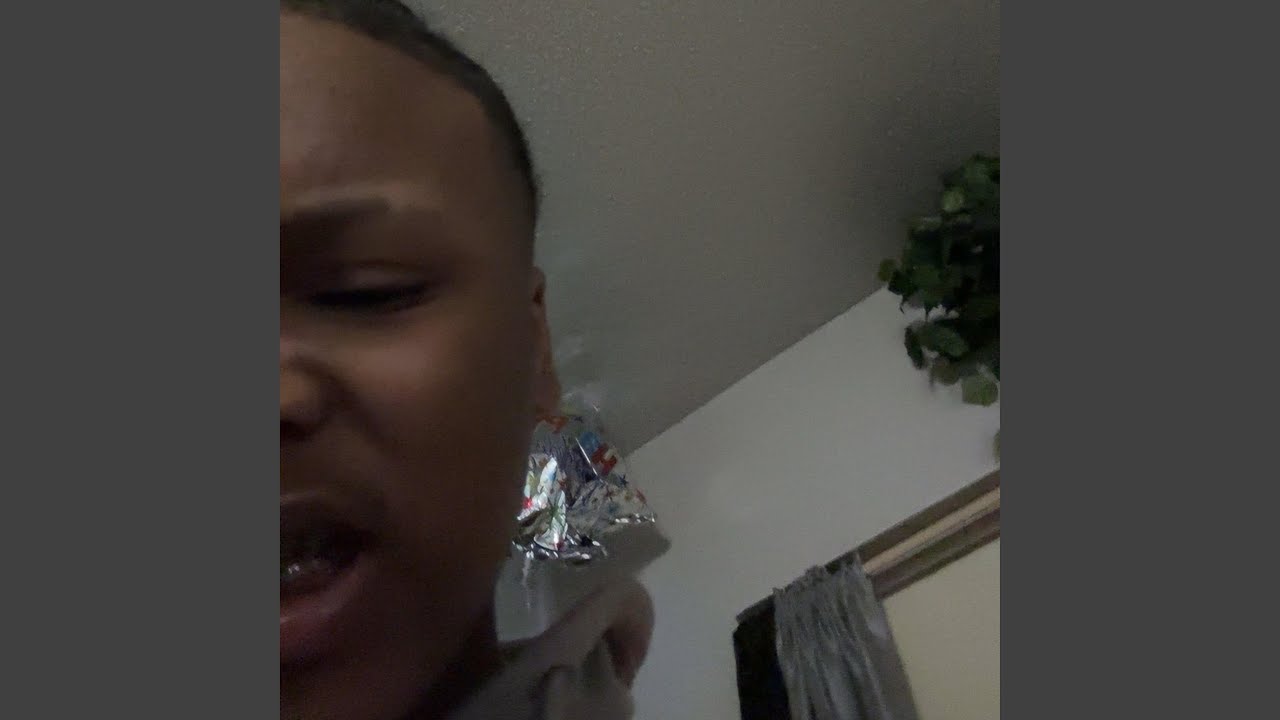 Watch no label on YouTube Watch no label on YouTube