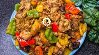Make Dinner/Lunch with me- Irresistible Chicken and Fried ripe Plantain in Green Sauce