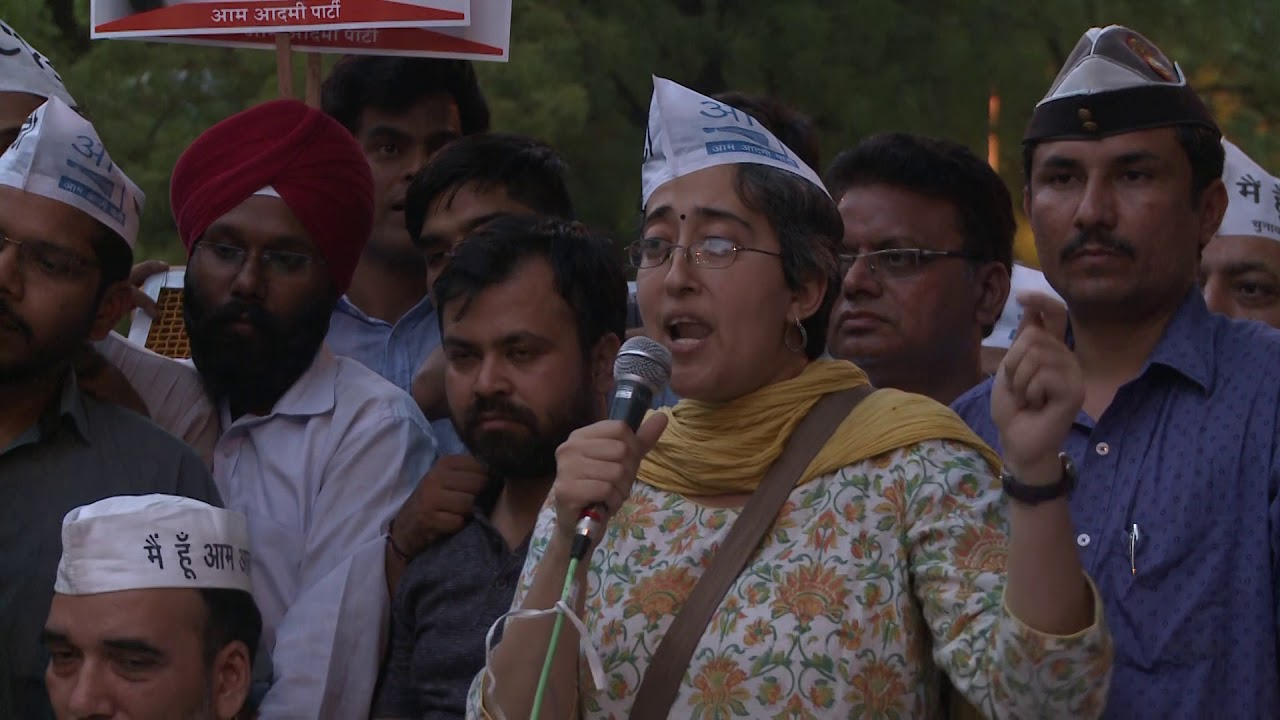 AAP Leaders Addressed at the protest on the issue of Women security ...