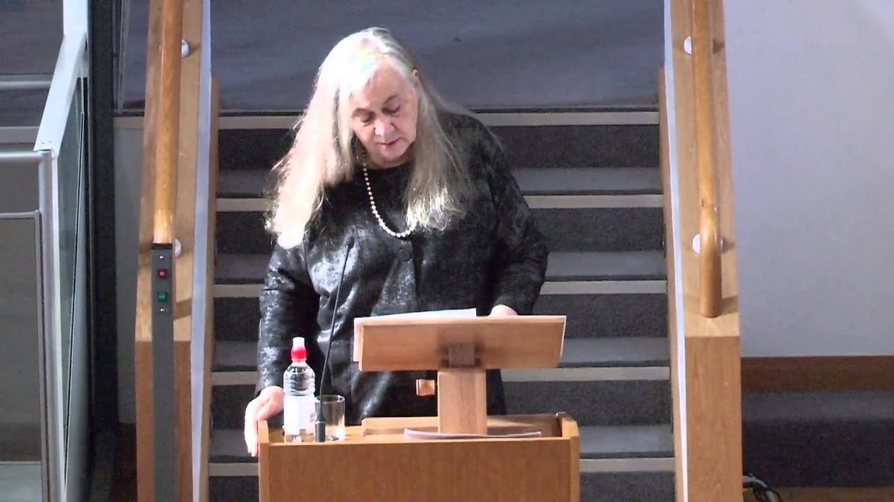 Dr Marilynne Robinson