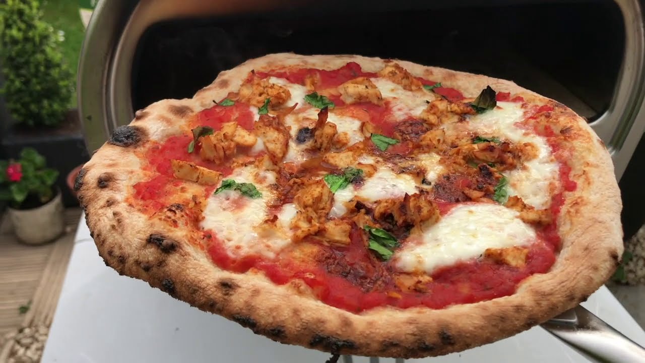 How To Cook WoodFired Cajun Chicken Pizza cooked in Roccbox Pizza Oven