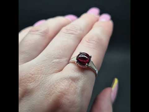 Срібна каблучка з природним гранатом альмандином круглий червоний бордовий натуральний камінь перстень, видео 1