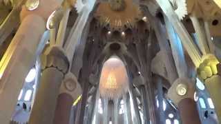 SAGRADA FAMILIA или Собор Святого Семейства(Собор Святого Семейства - творение Антонио Гауди, архитектора с чистой, детской, восторженной душой и мудро..., 2015-01-10T05:53:29.000Z)