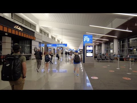Video: Feniks Sky Harbor xalqaro aeroportida yuklarni saqlash