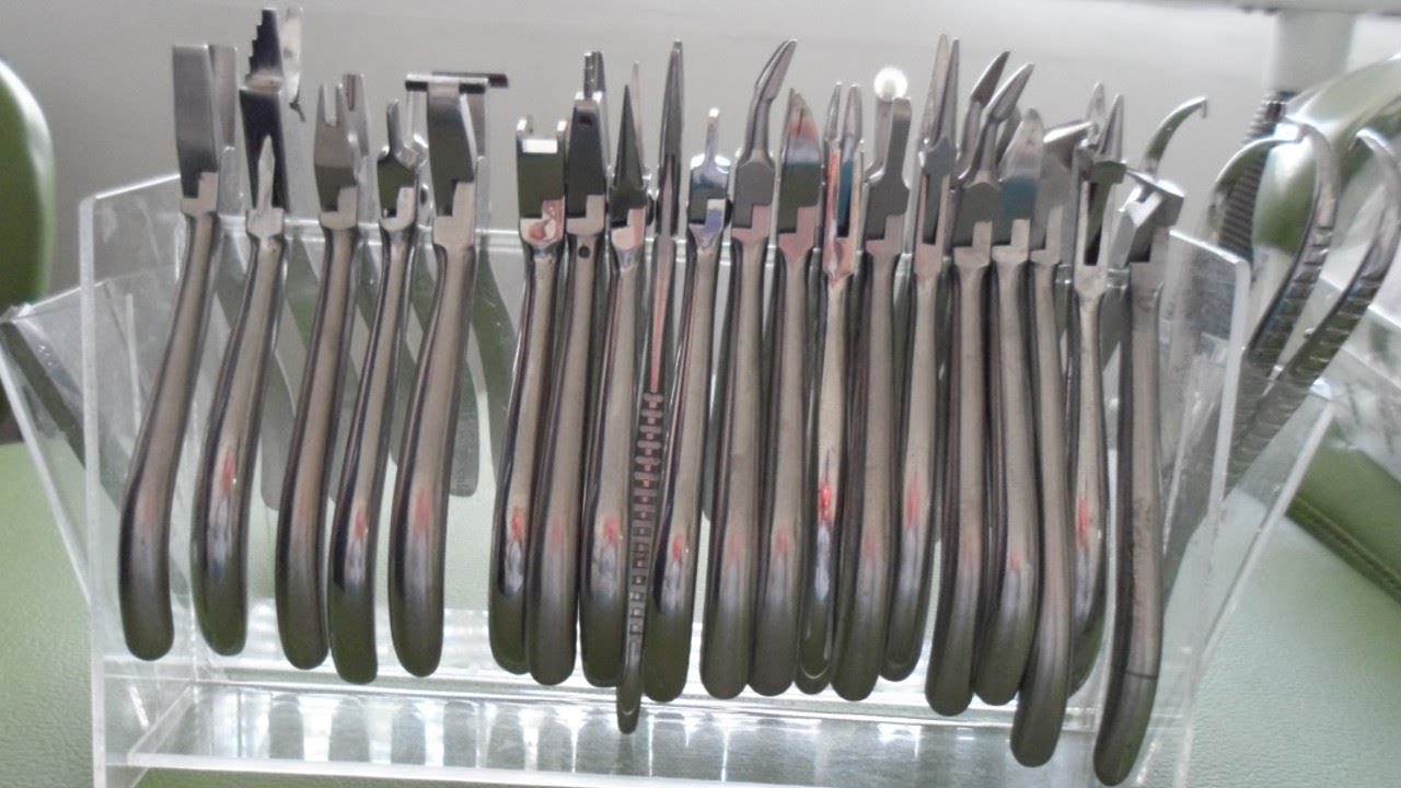 Conoce más de las pinzas que utliza el Ortodoncista para los Controles de  Ortodoncia! - YouTube