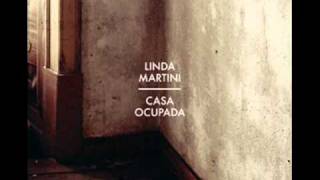 Video thumbnail of "Linda Martini - 100 Metros Sereia"