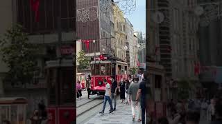 Taksim Istiklal Caddesi Kırmızı Tramvay