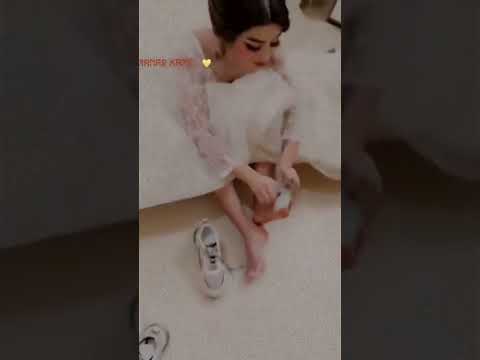شوفو هاي عروسه بيوم عرسها تلبس حذاء رياضي