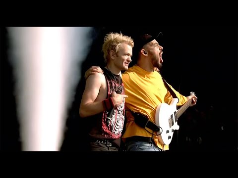 Sum 41 performing Over My Head (Better Off Dead) at the Tampa stop of