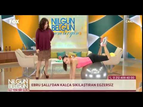 Nilgün Belgün Ebru Şallı'nın Poposunu Elliyor