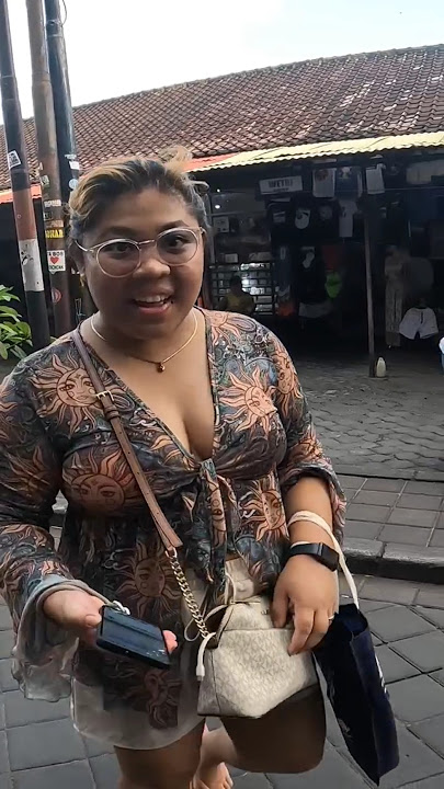 Cewek #philippines sedang #balitravel di #kuta #gojek #gojekbali #fypシ゚viral #fyp #shorts #short