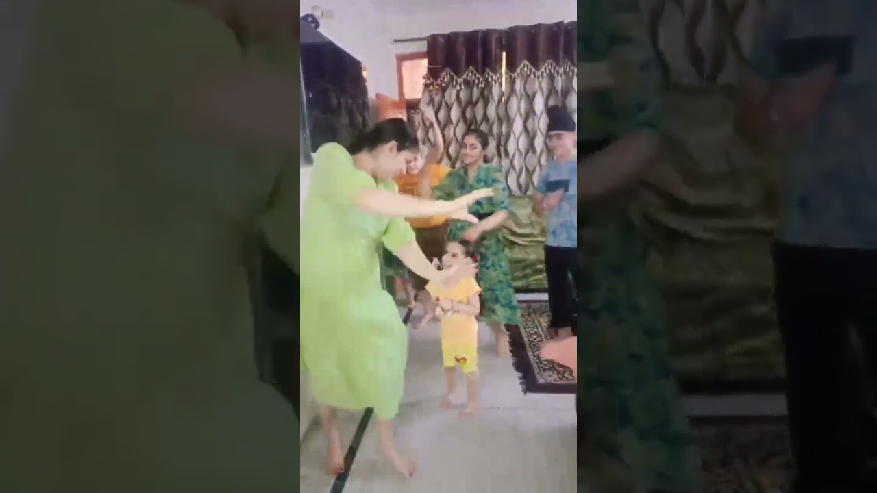 Batao Sabse Cute Kaun 🥰🥰 