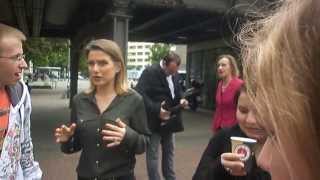 Jeanette Biedermann mit uns in Berlin (Nollendorfplatz 30.5.13) ♥♥