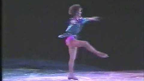 Dorothy Hamill scratch spin