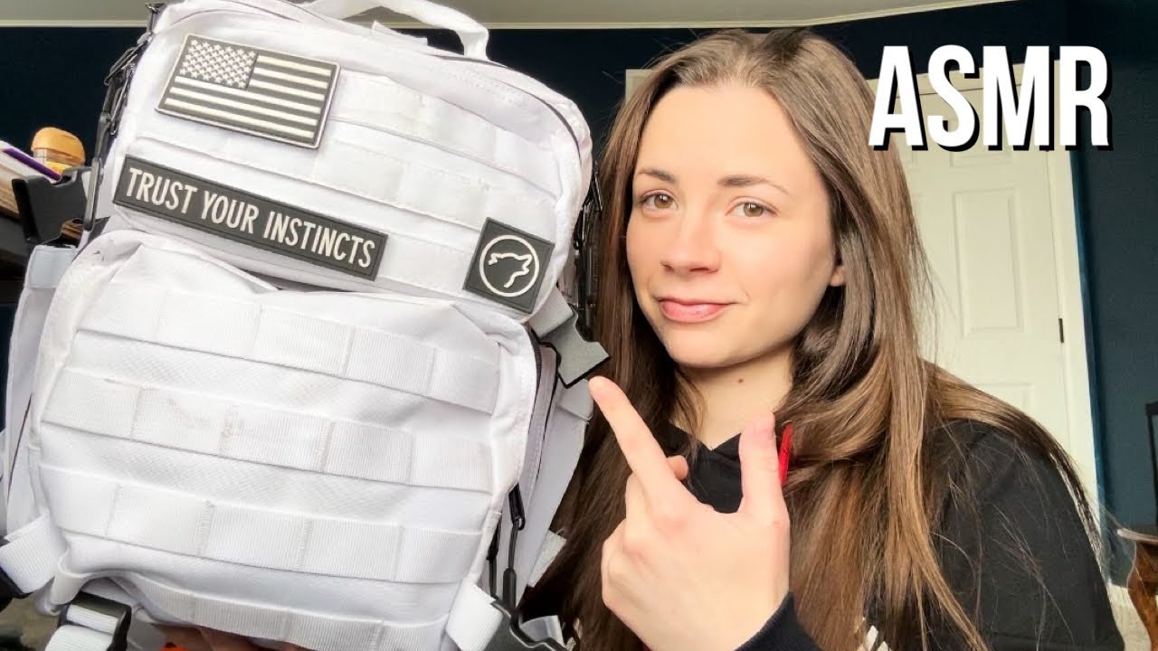 ASMR • What’s in my Gym Bag? 💪🏼🎧🏋️‍♀️