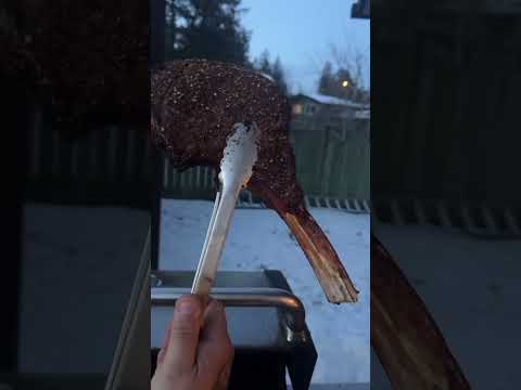 Giant tomahawk on