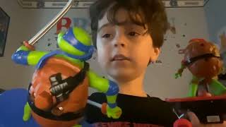 Review The Raph and Leo Versions of The New Skateboard Toys With Me (“Ninja Turtle Mutant Mayhem”)