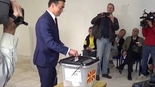 Raw Video Mfa Nikola Dimitrov Casts Vote On Referendum2018