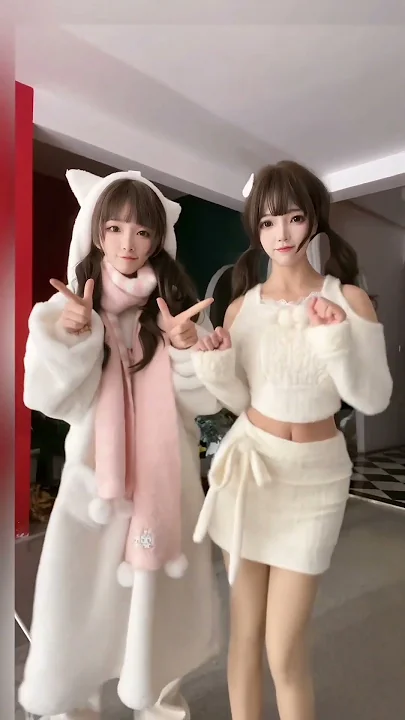 Mua~mua~#跟你的姐妹一起拍 #俄罗斯神曲卡点舞 #甜妹