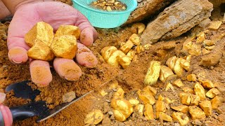 Treasure Hunting! Digging for Treasure worth million dollar of gold nuggets, Mining Exciting.