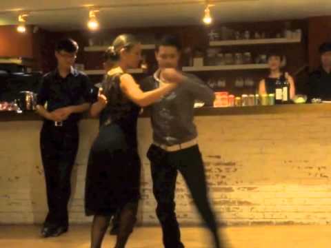 Sofia Jaunsolo & Chenkuo Che tango Vida Mía, en milonga Vida Mía, Beijing