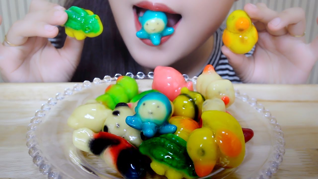 ASMR ANIMAL SHAPED MUNG BEAN CAKES , SOFT EATING SOUNDS | LINH-ASMR