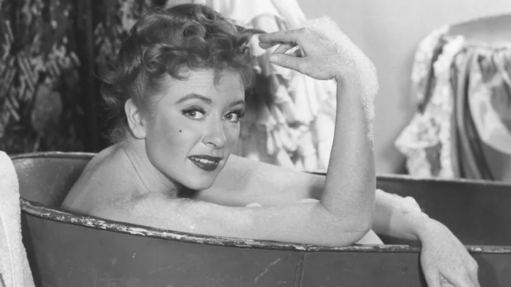 Why Amanda Blakes Controversial Death was a SECRET?