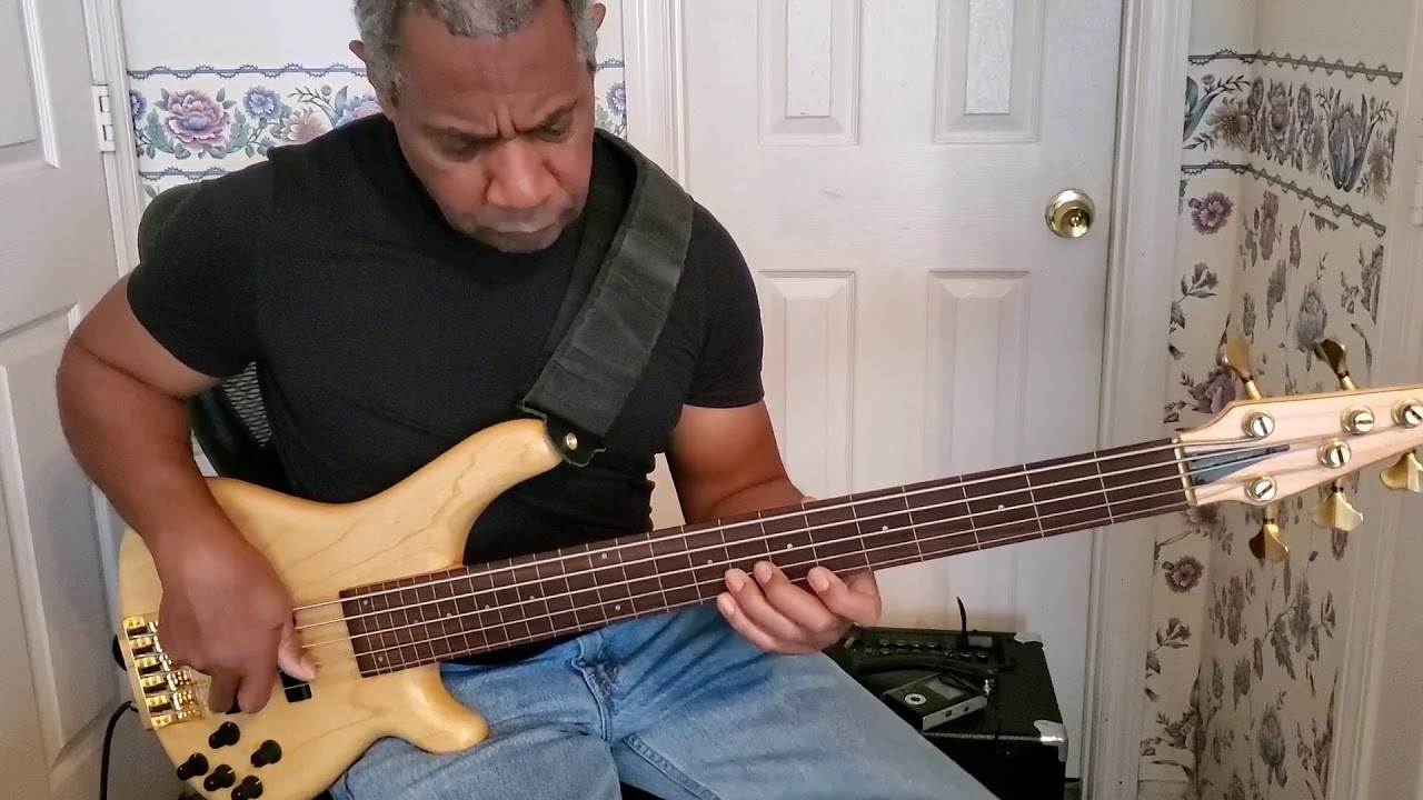 Tune bass. Tune Bass Maniac. Tune Bass Maniac 5. Tune Bass Maniac Fretless. Tune Bass Maniac 05.