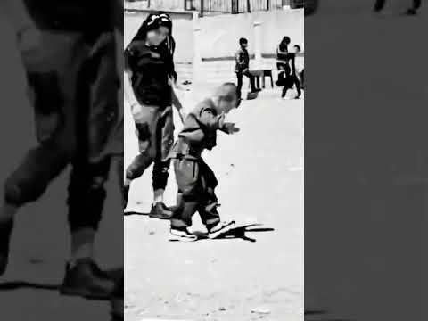 أنت تغنيلي عليها عيون وانا غنيلك مشتاق ياليل دم تك دم تك
