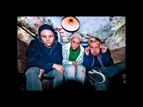 Shitrich - Gratis Tiss Sleik ft. Bad Spit