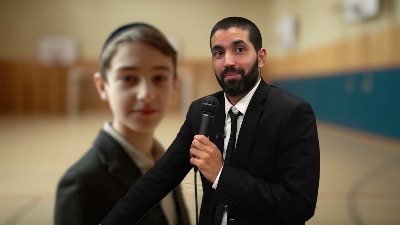 "אתה הרב שניר? זה מה שקרה לנו בגללך!" 😱⚽ עצרה בקניות את הרב שניר והשאירה אותו המום - עם כתוביות