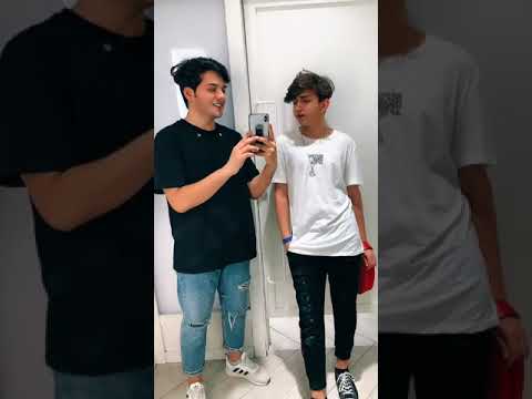 بس بدي اعرف ليش رفقاتي يضحكو على صوتي هلقد انا صوتي مش حلو 