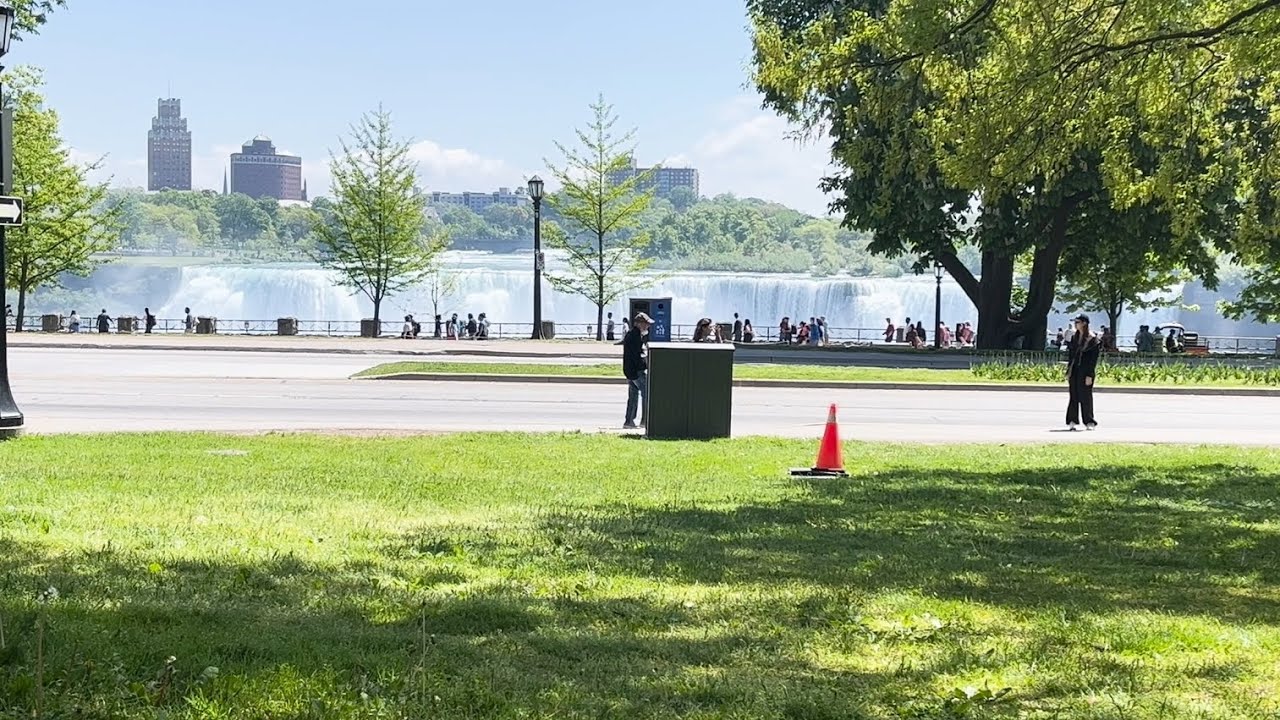 Fairuz by the Niagara Falls on The Side أجمل أغاني فيروز من أمام شلالات نياغارا