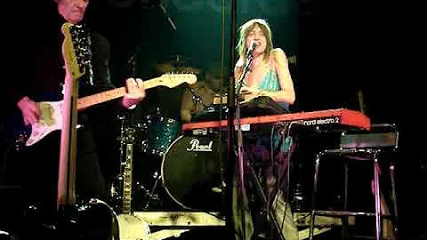 Sandy Dillon - 'Too Ruff' (Live at Concorde2 Brigh...