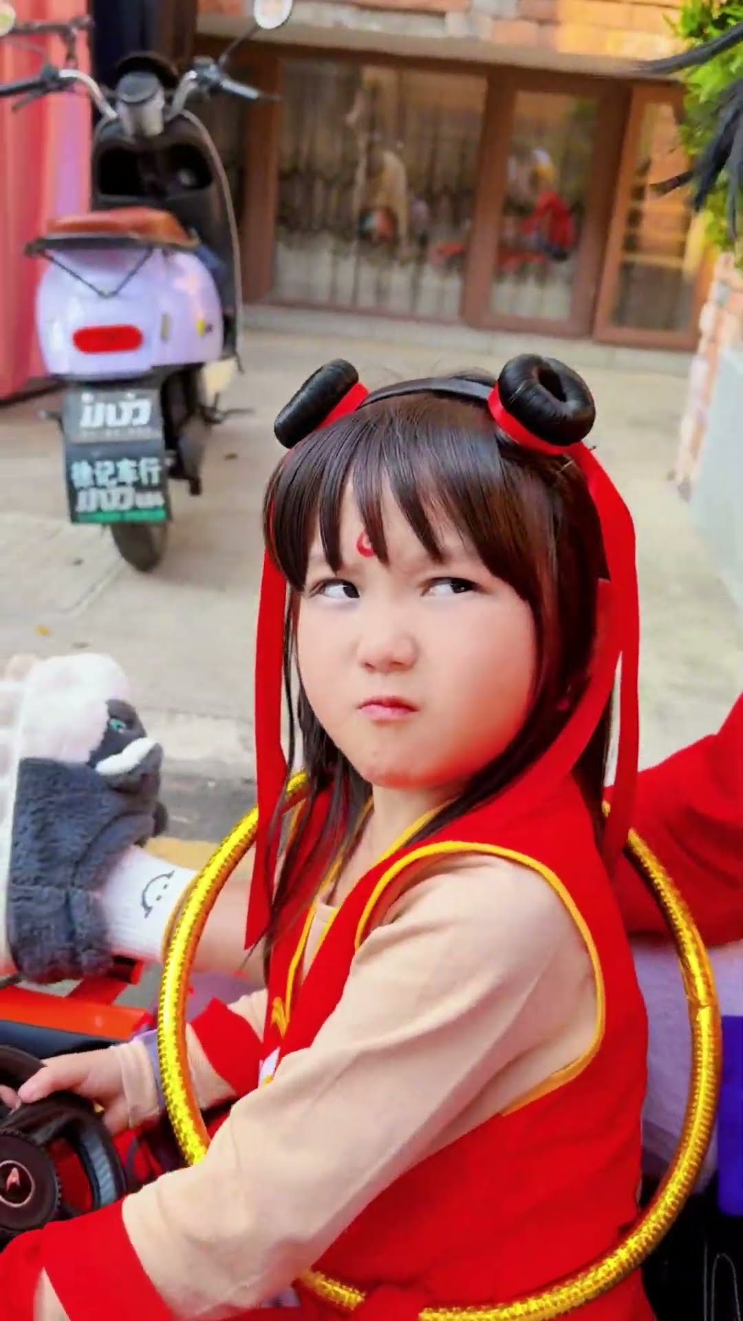 路飞弄脏了魔童哪吒的车 #路飞#海贼王#哪吒2