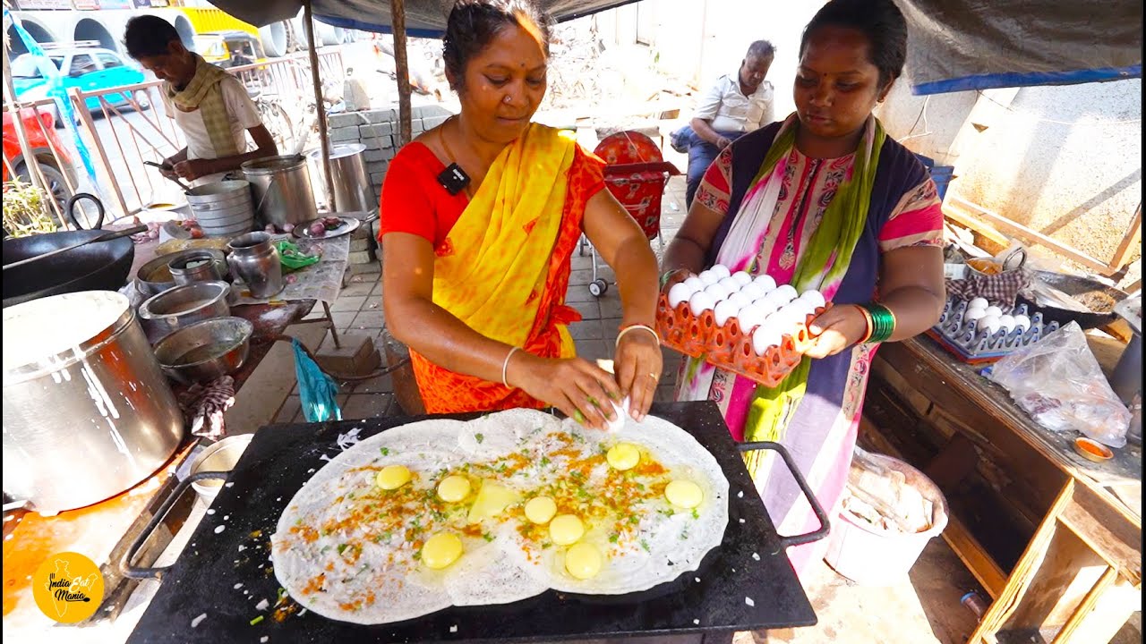 ⁣Mumbai Aunty Selling Biggest 10 Eggs Masala Dosa Rs. 30/- Only l Mumbai Street Food