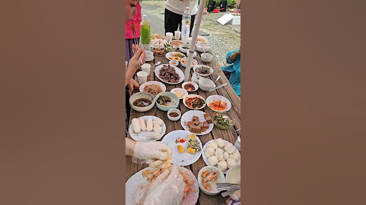 추석명절에 가족이모여 음식함께 먹기