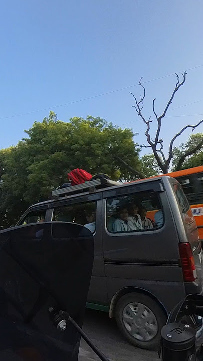 Bcho ka reaction check kro🐰🤣 #trending #shortvideo #insta360 #shorts #mrcrazy #crazypublicreaction