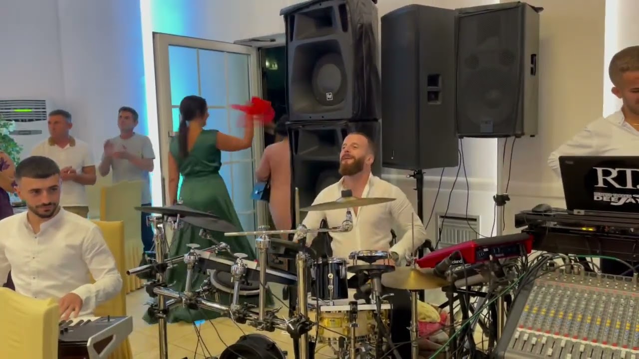 Fatjon Dalipi (Bateri) & Majkell Fejza,Agron Tabaku,Armando Qafa - Vallja Rruges - Live 2024 - Dasem