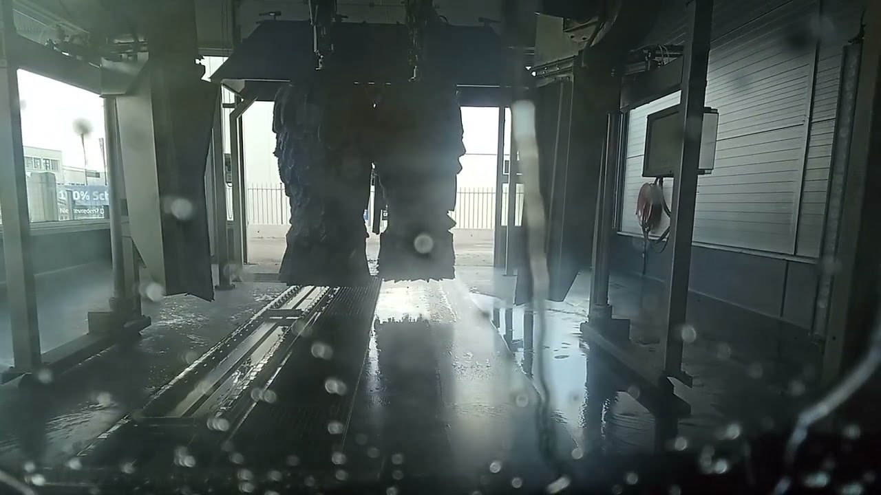 Pov video met mama door de wasstraat 
