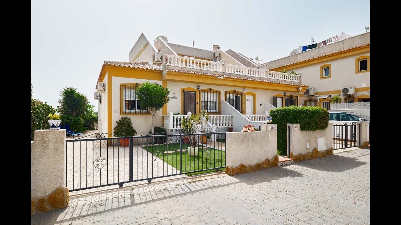 Semi detached Villa for sale in Pinar de Campoverde